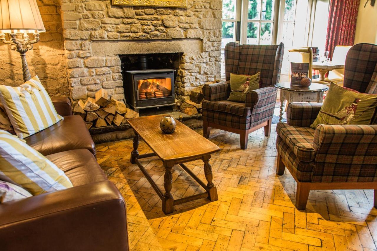 The Bell At Old Sodbury Hotel Чипинг Содбъри Екстериор снимка
