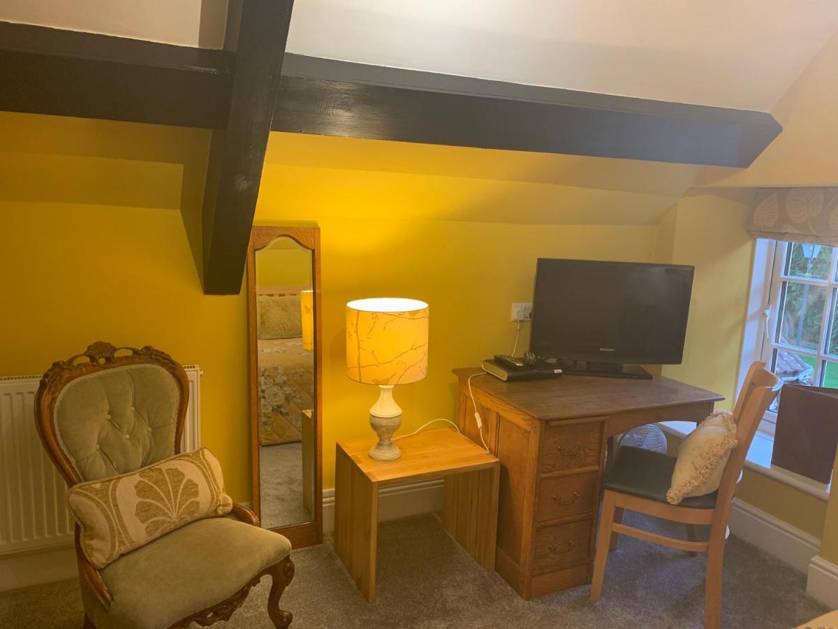 The Bell At Old Sodbury Hotel Чипинг Содбъри Екстериор снимка