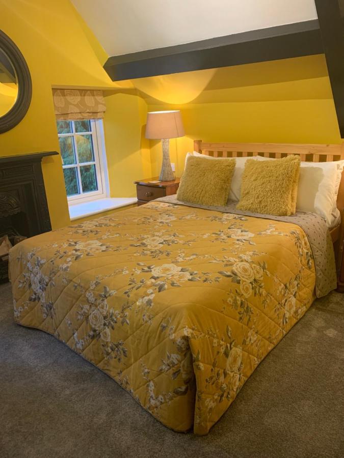 The Bell At Old Sodbury Hotel Чипинг Содбъри Екстериор снимка